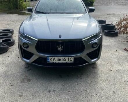 Серый Мазерати Леванте, объемом двигателя 2 л и пробегом 49 тыс. км за 54000 $, фото 4 на Automoto.ua