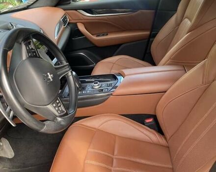 Серый Мазерати Леванте, объемом двигателя 2 л и пробегом 49 тыс. км за 54000 $, фото 11 на Automoto.ua