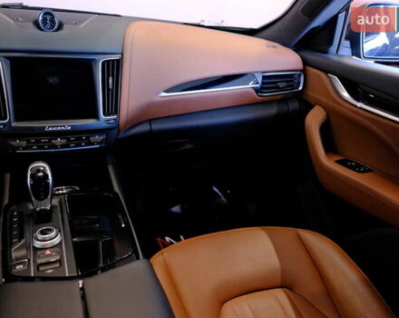 Синій Мазераті Леванте, об'ємом двигуна 2.98 л та пробігом 15 тис. км за 35900 $, фото 52 на Automoto.ua