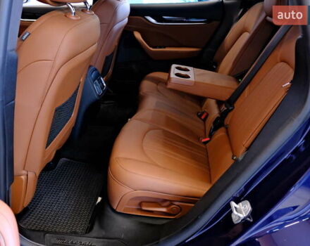 Синій Мазераті Леванте, об'ємом двигуна 2.98 л та пробігом 15 тис. км за 35900 $, фото 40 на Automoto.ua