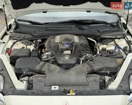 Белый Мазерати Кватропорте, объемом двигателя 2.98 л и пробегом 62 тыс. км за 29990 $, фото 86 на Automoto.ua