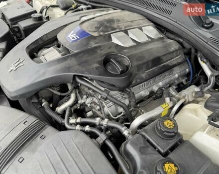 Белый Мазерати Кватропорте, объемом двигателя 2.98 л и пробегом 62 тыс. км за 29990 $, фото 88 на Automoto.ua