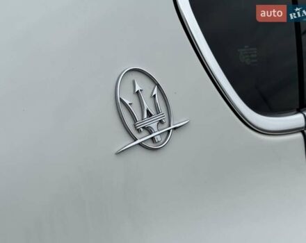 Белый Мазерати Кватропорте, объемом двигателя 2.98 л и пробегом 62 тыс. км за 29990 $, фото 18 на Automoto.ua