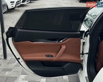 Белый Мазерати Кватропорте, объемом двигателя 2.98 л и пробегом 62 тыс. км за 29990 $, фото 64 на Automoto.ua