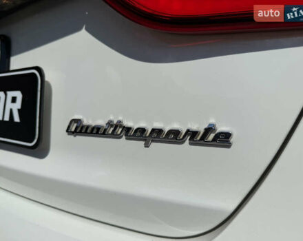 Білий Мазераті Quattroporte, об'ємом двигуна 2.98 л та пробігом 137 тис. км за 27999 $, фото 26 на Automoto.ua