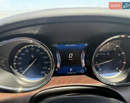 Білий Мазераті Quattroporte, об'ємом двигуна 2.98 л та пробігом 137 тис. км за 32500 $, фото 41 на Automoto.ua