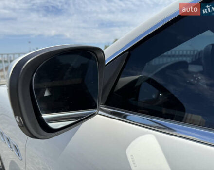 Білий Мазераті Quattroporte, об'ємом двигуна 2.98 л та пробігом 137 тис. км за 27999 $, фото 11 на Automoto.ua