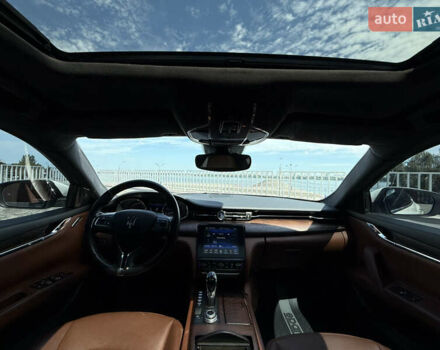 Білий Мазераті Quattroporte, об'ємом двигуна 2.98 л та пробігом 137 тис. км за 32500 $, фото 35 на Automoto.ua