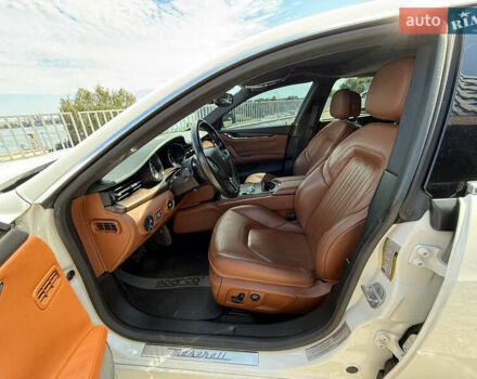 Білий Мазераті Quattroporte, об'ємом двигуна 2.98 л та пробігом 137 тис. км за 27999 $, фото 17 на Automoto.ua