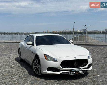 Білий Мазераті Quattroporte, об'ємом двигуна 2.98 л та пробігом 137 тис. км за 27999 $, фото 2 на Automoto.ua