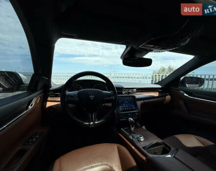Білий Мазераті Quattroporte, об'ємом двигуна 2.98 л та пробігом 137 тис. км за 32500 $, фото 37 на Automoto.ua