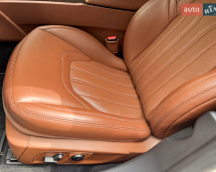 Білий Мазераті Quattroporte, об'ємом двигуна 3 л та пробігом 66 тис. км за 23900 $, фото 16 на Automoto.ua