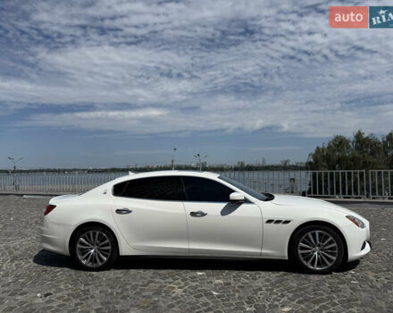Білий Мазераті Quattroporte, об'ємом двигуна 2.98 л та пробігом 137 тис. км за 32500 $, фото 4 на Automoto.ua