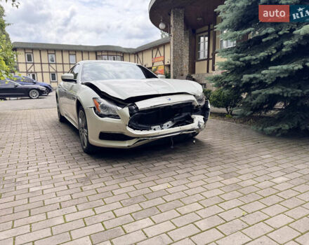 Білий Мазераті Quattroporte, об'ємом двигуна 3 л та пробігом 66 тис. км за 23900 $, фото 4 на Automoto.ua