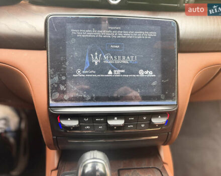 Білий Мазераті Quattroporte, об'ємом двигуна 3 л та пробігом 66 тис. км за 23900 $, фото 13 на Automoto.ua