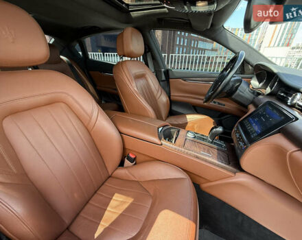 Білий Мазераті Quattroporte, об'ємом двигуна 2.98 л та пробігом 137 тис. км за 27999 $, фото 34 на Automoto.ua