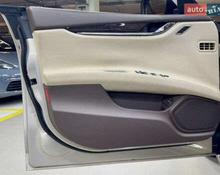 Бежевый Мазерати Кватропорте, объемом двигателя 2.98 л и пробегом 151 тыс. км за 30000 $, фото 45 на Automoto.ua