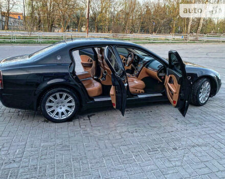 Чорний Мазераті Quattroporte, об'ємом двигуна 4.2 л та пробігом 52 тис. км за 17777 $, фото 6 на Automoto.ua