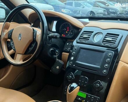 Чорний Мазераті Quattroporte, об'ємом двигуна 4.2 л та пробігом 43 тис. км за 10290 $, фото 27 на Automoto.ua