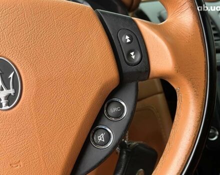 Чорний Мазераті Quattroporte, об'ємом двигуна 4.2 л та пробігом 43 тис. км за 10290 $, фото 33 на Automoto.ua