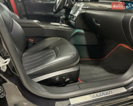 Черный Мазерати Кватропорте, объемом двигателя 3.8 л и пробегом 69 тыс. км за 29700 $, фото 32 на Automoto.ua