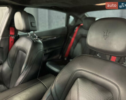 Черный Мазерати Кватропорте, объемом двигателя 3.8 л и пробегом 69 тыс. км за 29700 $, фото 48 на Automoto.ua