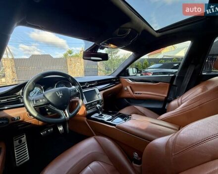 Чорний Мазераті Quattroporte, об'ємом двигуна 2.98 л та пробігом 67 тис. км за 29999 $, фото 46 на Automoto.ua