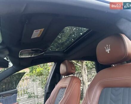 Черный Мазерати Кватропорте, объемом двигателя 2.99 л и пробегом 89 тыс. км за 30999 $, фото 46 на Automoto.ua