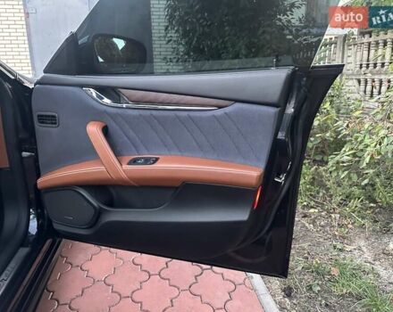 Черный Мазерати Кватропорте, объемом двигателя 2.99 л и пробегом 89 тыс. км за 30999 $, фото 36 на Automoto.ua