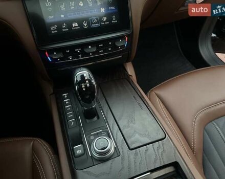 Черный Мазерати Кватропорте, объемом двигателя 2.99 л и пробегом 89 тыс. км за 30999 $, фото 56 на Automoto.ua