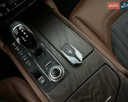 Черный Мазерати Кватропорте, объемом двигателя 2.99 л и пробегом 89 тыс. км за 30999 $, фото 59 на Automoto.ua