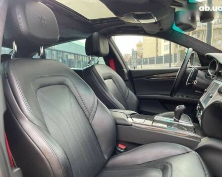 Мазераті Quattroporte, об'ємом двигуна 3.8 л та пробігом 62 тис. км за 28600 $, фото 25 на Automoto.ua
