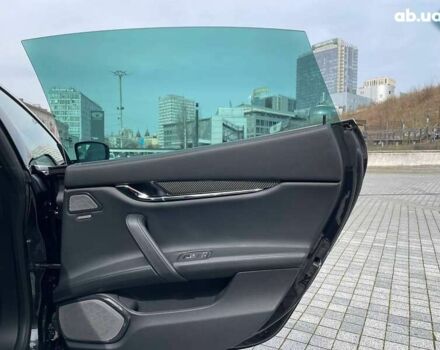 Мазераті Quattroporte, об'ємом двигуна 3.8 л та пробігом 62 тис. км за 28600 $, фото 16 на Automoto.ua