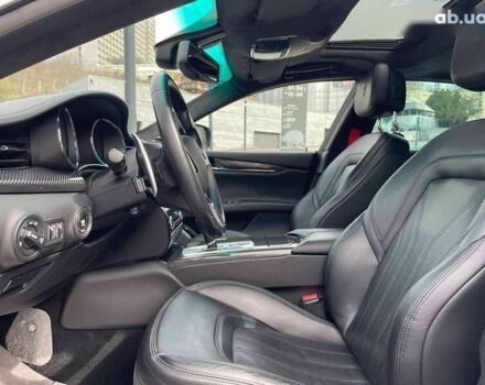 Мазераті Quattroporte, об'ємом двигуна 3.8 л та пробігом 62 тис. км за 28600 $, фото 12 на Automoto.ua