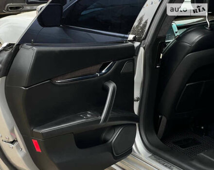 Сірий Мазераті Quattroporte, об'ємом двигуна 3 л та пробігом 164 тис. км за 26900 $, фото 25 на Automoto.ua
