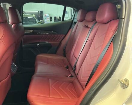 Белый Мазерати Grecale, объемом двигателя 3 л и пробегом 4 тыс. км за 82500 $, фото 23 на Automoto.ua