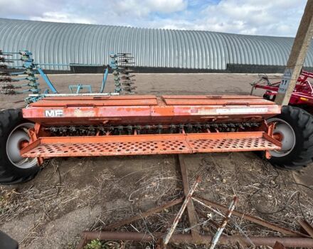 Красный Массей Фергюсон МФ, объемом двигателя 0 л и пробегом 0 тыс. км за 1446 $, фото 4 на Automoto.ua