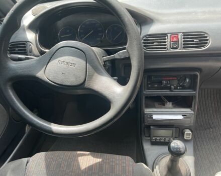 Красный Мазда 121, объемом двигателя 1.3 л и пробегом 333 тыс. км за 1650 $, фото 6 на Automoto.ua