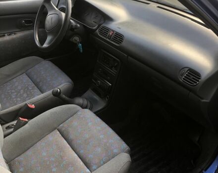 Синий Мазда 121, объемом двигателя 1.3 л и пробегом 173 тыс. км за 1025 $, фото 8 на Automoto.ua