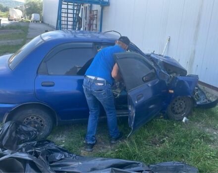 Синий Мазда 121, объемом двигателя 1.3 л и пробегом 250 тыс. км за 350 $, фото 2 на Automoto.ua