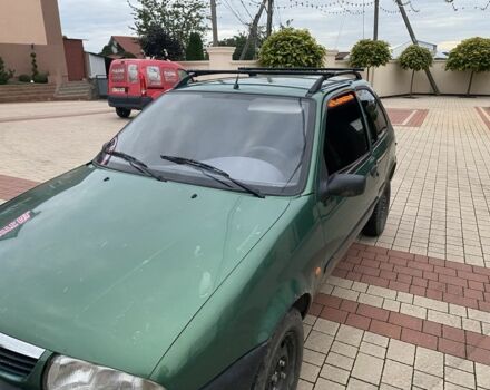 Зеленый Мазда 121, объемом двигателя 1.8 л и пробегом 315 тыс. км за 2000 $, фото 2 на Automoto.ua