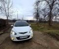 Белый Мазда 2, объемом двигателя 1.3 л и пробегом 200 тыс. км за 4800 $, фото 1 на Automoto.ua