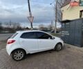 Белый Мазда 2, объемом двигателя 1.4 л и пробегом 100 тыс. км за 4800 $, фото 3 на Automoto.ua