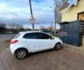 Білий Мазда 2, об'ємом двигуна 1.3 л та пробігом 200 тис. км за 4800 $, фото 4 на Automoto.ua