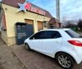 Белый Мазда 2, объемом двигателя 1.3 л и пробегом 200 тыс. км за 4800 $, фото 3 на Automoto.ua