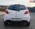 Белый Мазда 2, объемом двигателя 1.5 л и пробегом 165 тыс. км за 5200 $, фото 2 на Automoto.ua