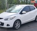 Белый Мазда 2, объемом двигателя 1.5 л и пробегом 165 тыс. км за 5300 $, фото 4 на Automoto.ua