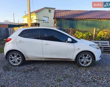 Білий Мазда 2, об'ємом двигуна 1.5 л та пробігом 165 тис. км за 5550 $, фото 4 на Automoto.ua