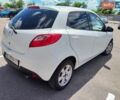 Белый Мазда 2, объемом двигателя 1.5 л и пробегом 126 тыс. км за 6600 $, фото 5 на Automoto.ua