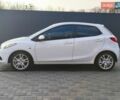 Белый Мазда 2, объемом двигателя 1.5 л и пробегом 165 тыс. км за 5200 $, фото 5 на Automoto.ua